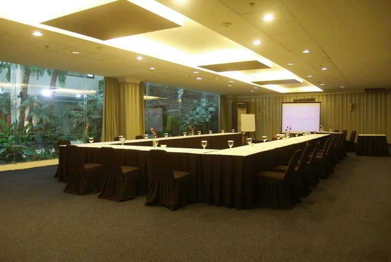 โรงแรมแอสตันทรอปิคานา บันดุง ภายนอก รูปภาพ