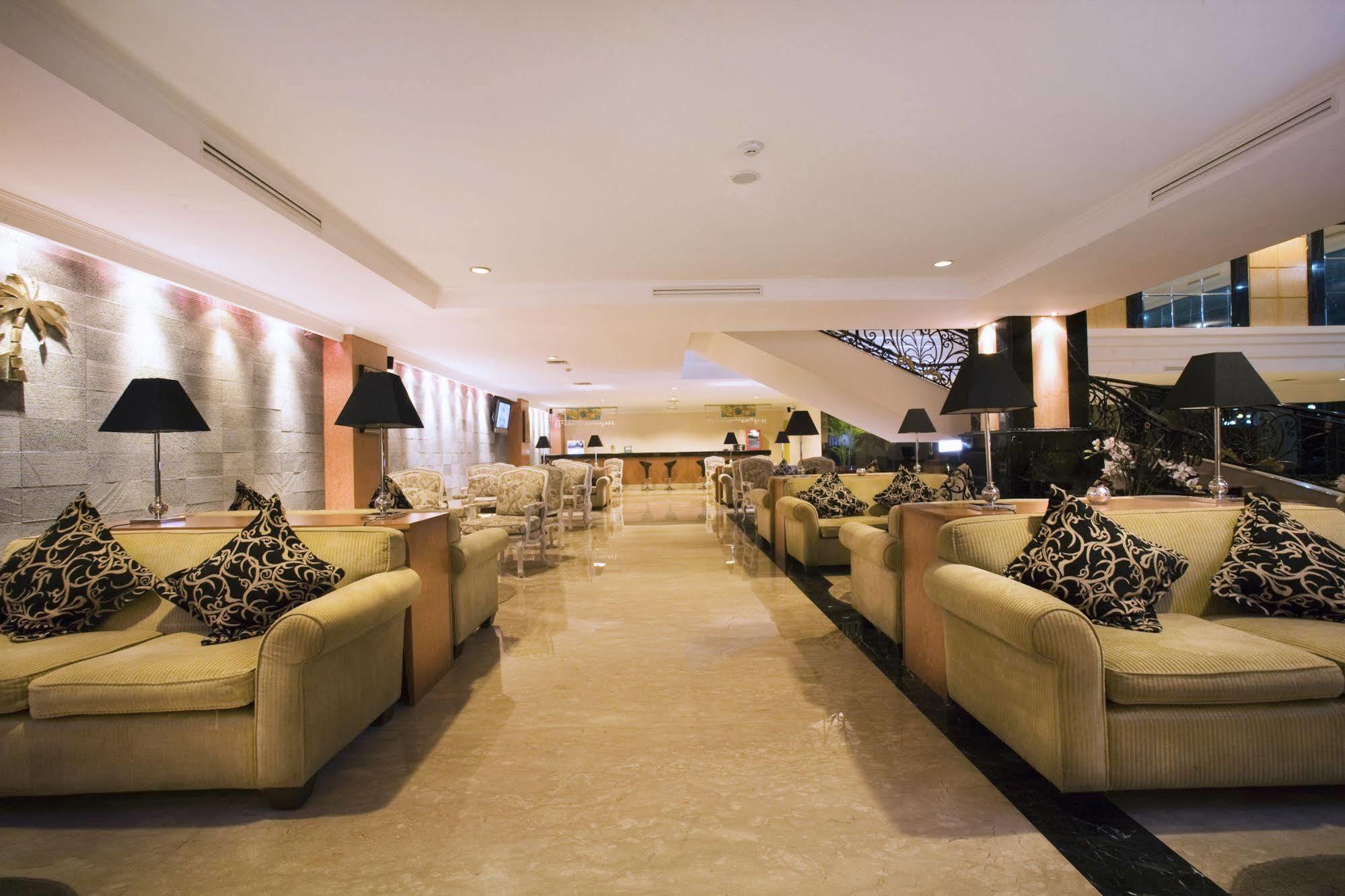 โรงแรมแอสตันทรอปิคานา บันดุง ภายนอก รูปภาพ